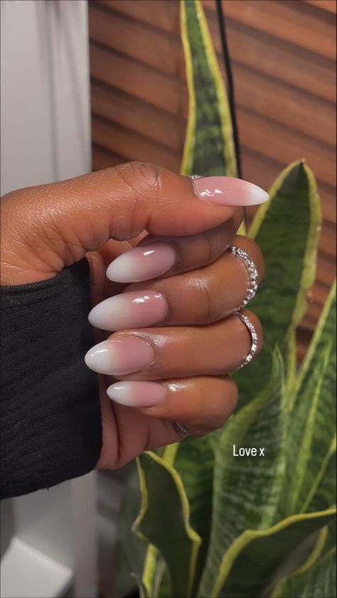 Minimalist Ombre Nails, Ombre Nail Extensions, Nail Extension Designs Ombre, Ombre Nails Oval Shape, Round Nail Extensions, Oval Ombre Acrylic Nails, Boujee Nails Designs Short, Almond French Ombre Nails, Ombre French Tip Nails Short