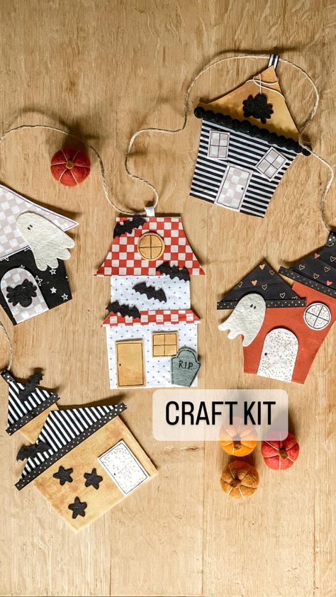 *This is a craft kit* Make a super fun and not too spooky Halloween garland with this easy to follow diy craft kit. Each kit comes with all the supplies you need to create 5 no sew unique haunted houses with both pictured and written instructions.  *Of course if you are an avid seamstress and want to sew instead of use hot glue, you can definitely do that too! Just note the instructions are made for using hot glue.  Supplies included: Carefully curated fabric pieces, ready to be cut to size 5 Pr Halloween Felt Crafts, Garland Fabric, Halloween Fabric Crafts, Garland Craft, Halloween Craft Kits, Garland Halloween, Fall Leaf Garland, Charleston Wv, Halloween Garland