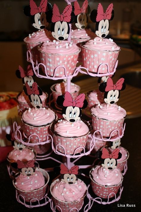 Minnie Mouse Cupcakes Mini Mouse Cupcakes Ideas, Cupcakes For Girls, Minnie Mouse Cupcake Toppers, Minnie Mouse Birthday Theme, Minnie Mouse Theme Party, Minnie Mouse Cookies, Mouse Cupcakes, Minnie Mouse Birthday Party Decorations, Minnie Mouse First Birthday