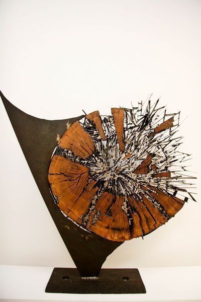 Carillons Diy, Craft Sculpture, Wood Wall Sculpture, Indian Artist, Contemporary Sculpture, Wooden Sculpture, Futurism, Abstract Sculpture, Metal Sculpture