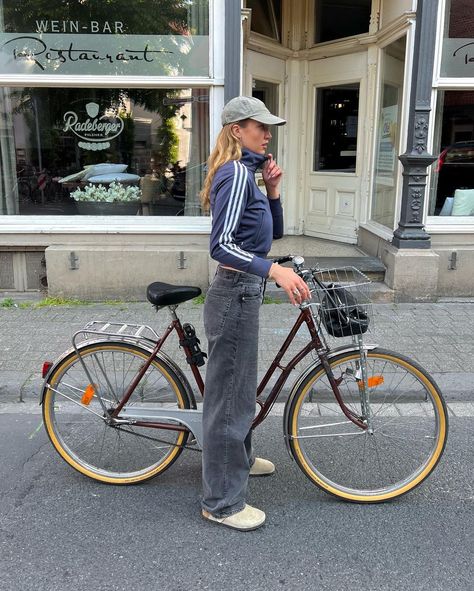 more fall inspo coming your way <3 | Instagram Bicycle Outfits For Women, Urban Bike Style, Hotels In Paris, Jumper Jacket, Biking Outfit, Fall Inspo, Bike Style, Versatile Outfits, Matches Fashion