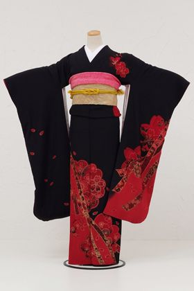 Outfits Japanese, Kimono Traditional, Embroidery Kimono, Red Kimono, Traditional Japanese Kimono, 일본 패션, Long Sleeve Kimono, Kimono Design, Black Kimono