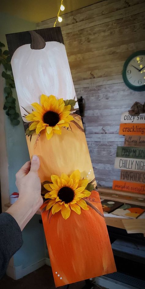 Painted Pumpkin Sign, Wooden Fall Decor, Hand Painted Pumpkin, Porch Pumpkins, Barn Wood Crafts, Painted Pumpkin, Top Decor, Pumpkin Sign, Stacked Pumpkins