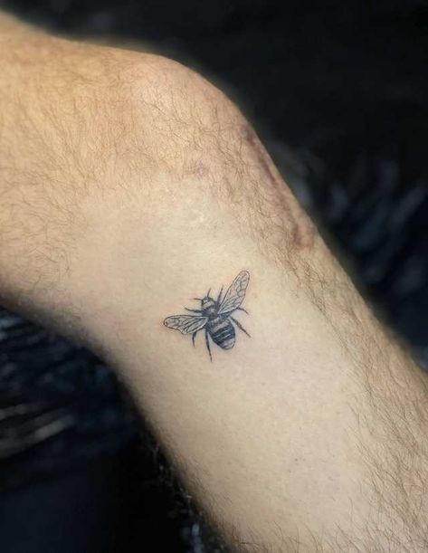 Bees Knees Tattoo, Knees Tattoo, Most Painful Tattoo, Knee Tattoos, Tattoo Sleeve Filler, R Tattoo, Knee Tattoo, Bee Tattoo, Tattoos Designs