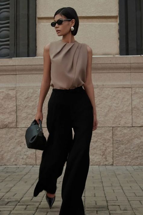 MEAN BLVD | Premium Fashion Platform of Top Vietnamese Designers Kibbe Dramatic Casual Outfits, Sartorial Style Women, Black Elegant Pants Outfit, All Black Business Casual, Elegant Tops Classy, Elegant Business Woman, Stylist Branding, Kibbe Dramatic, Working Outfit