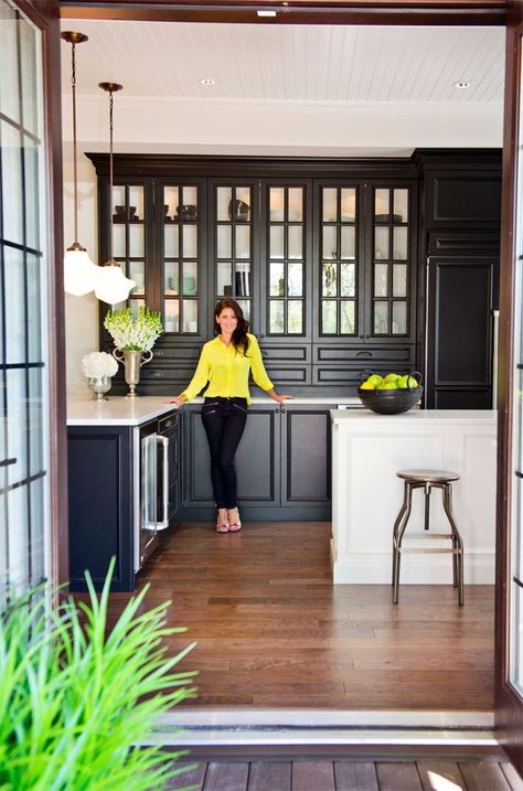 Traditional black kitchen design Harris House, Farmhouse Side Table, Jillian Harris, Black Kitchen Cabinets, Cabinet Color, Transitional Living Rooms, Transitional House, Black Kitchen, Black Cabinets