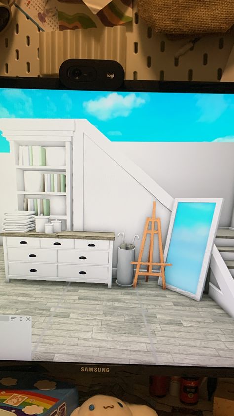 Cute Bloxburg Entry Way, Bloxburg How To Fill Space, Cute Entryway Ideas Bloxburg, Bloxburg Door Entrance Ideas, Bloxburg Front Door Ideas Inside, Hallway Decorating Bloxburg, Bloxburg Entryway Ideas Aesthetic, Entryway Bloxburg Ideas, Roblox Bloxburg Entryway Ideas