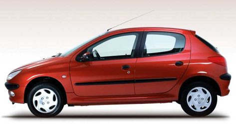 En pleno 2019... ¿comprarías un Peugeot 206, nuevo, por 5.200 euros? Peugeot 405, Wallpaper Nature, Peugeot 206, Android Wallpaper, Car Door, Peugeot, Suv Car, Cars, Vehicles