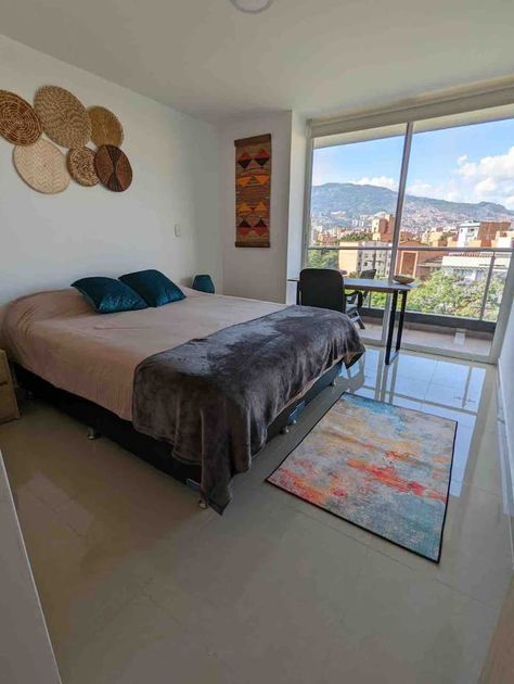 3br w/stunning views, fast wifi for digital nomads - Condominiums for Rent in Medellín, Antioquia, Colombia New Condo, Large Desk, Food Blogs, Inner City, Full Bed, Washer Dryer, Queen Beds, Stunning View, Kotatsu Table