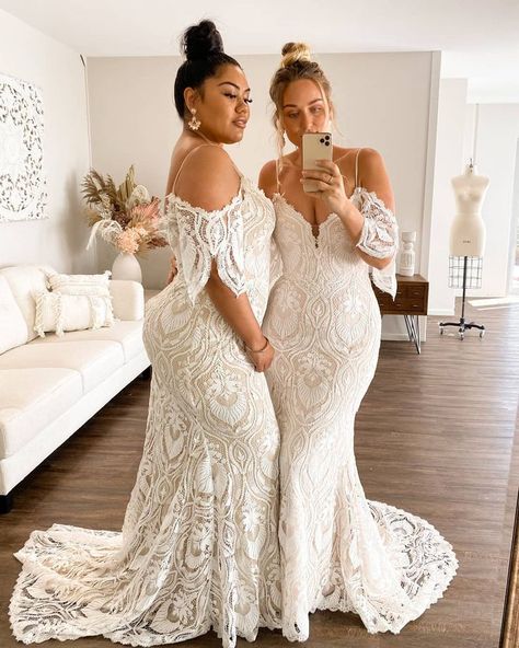 Curvy Wedding, Plus Wedding Dresses, Plus Size Wedding Gowns, Curvy Bride, Occasion Dresses Wedding, Chapel Train, Wedding Dresses Plus Size, Pretty Dress, Boho Bride