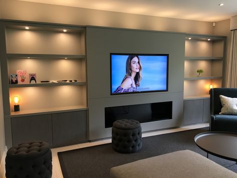 Wall Units With Fireplace, Built In Tv Wall Unit, Alcove Shelves, Feature Wall Living Room, Built In Shelves Living Room, Living Room Wall Units, Living Room Built Ins, Classy Living Room, Fireplace Tv Wall