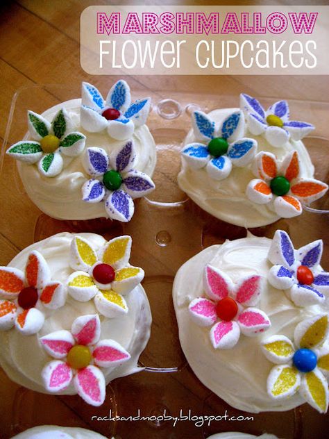 http://racksandmooby.blogspot.com/2011/04/easter-dessert-reveal-mini-marshmallow.html Mini Easter Desserts, Marshmallow Flower Cupcakes, Marshmallow Flowers, Decorated Cupcakes, Icing Flowers, Easter Cupcakes, Flower Cupcakes, Easter Dessert, Mini Marshmallows