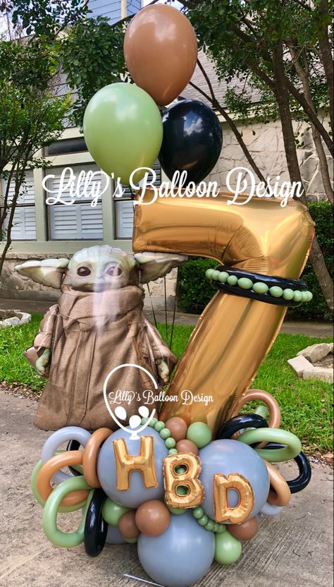 Grogu Birthday Party Ideas, Star Wars Balloon Garland, Grogu Birthday Party, Baby Yoda Birthday Party Ideas, Starwars Theme, Mandalorian Birthday, Star Wars Balloons, Star Wars Theme Birthday, Yoda Birthday