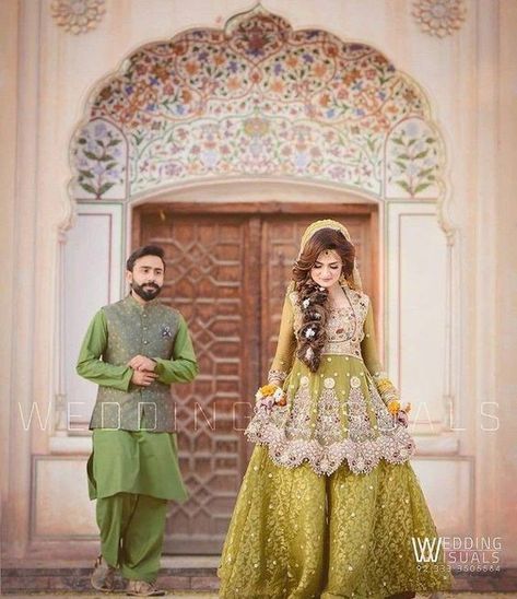 Top trendy Pakistani bridal Mayon mehndi dresses ...most beautiful mehndi brides dress 2019-2020 ...Pakistani brides dress...Pakistani latest mehndi bridal peplum dresses  #mehndidresses #bridaldress #brides #pakistanibrides #fashionandarts Mehndi Dress For Groom, Mendhi Dress, Lehnga Kurti, Mehndi Bridal, Pakistani Brides, Bridal Mehndi Dresses, Dress Pakistani, Mehndi Dresses, Mehndi Dress