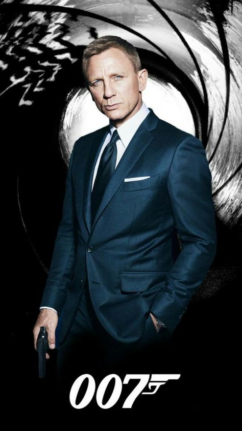 Daniel Craig is *dangerously sexy* as 007!!😍😘 James Bond Women Outfits, James Bond Theme Party Outfit, James Bond Craig, Daniel Craig Suit, Craig 007, James Bond Characters, Daniel Craig Style, Craig Bond, Bond Suits