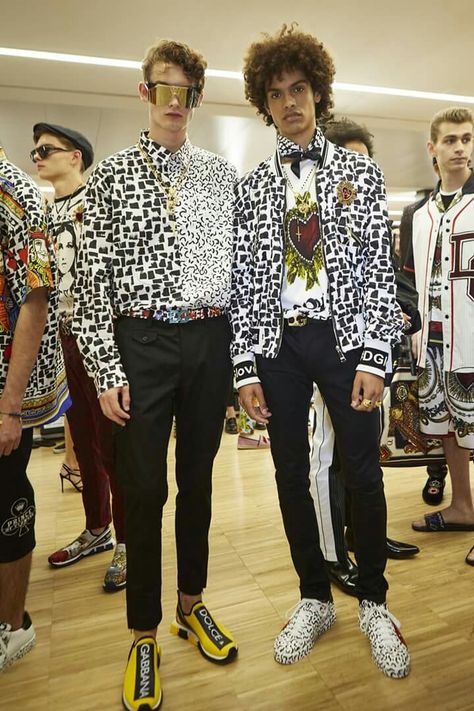 DOLCE &GABBANA Summer Fashion Show, Men Summer Fashion, Dolce Gabbana Men, Luxury Men, Men Summer, Dolce And Gabbana Man, Bags And Accessories, Mens Fashion Summer, Men Fashion