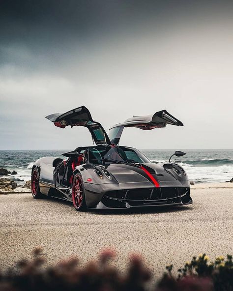 Huayra Doors up! Pagani Car, Pagani Huayra Bc, Carros Lamborghini, F12 Tdf, Carros Bmw, Car Wheels Diy, Image Moto, Bmw X7, New Sports Cars