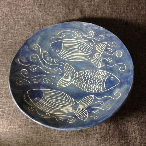 Sgraffito fish plate - 40 cm diameter Sgraffito Ideas, Ceramic Fish Plate, Ceramic Plates Designs, Plates Ideas, Fish Plates, Ceramic Decals, Painted Ceramic Plates, Cerámica Ideas, Fish Plate