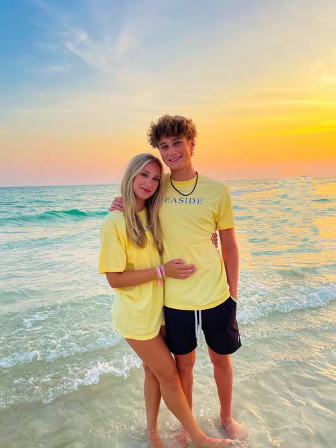 Blonde Couples, Girlfriend And Boyfriend Goals Pictures, Cute Bf And Gf Pics, Bf And Gf Pics, Preppy Couple, Blonde Couple, Bf And Gf, Country Relationship Goals, Bf Bf