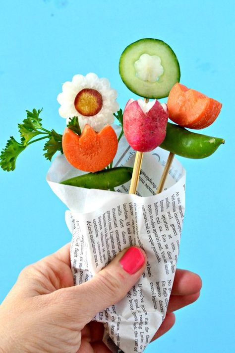 Skip the roses, make your honey a bouquet of veggies! Non-dairy Ranch dressing recipe included... Flower Food Diy, Flower Shaped Food, Apple Bite, Ranch Dressing Recipe, Edible Arrangements, Flower Food, Fun Kids Food, Jar Gifts, Family Dinners