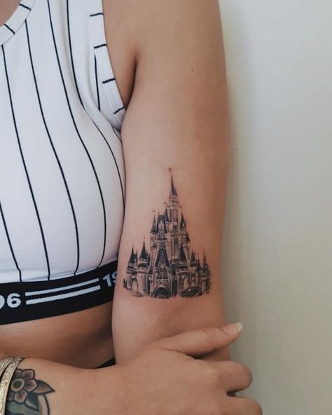 Magic Kingdom Tattoo, Disney Castle Tattoo, Minimalistic Tattoo Ideas, Tattoo Disney, Minimalistic Tattoo, Quarter Sleeve Tattoos, Castle Tattoo, Cute Simple Tattoos, Cute Hand Tattoos