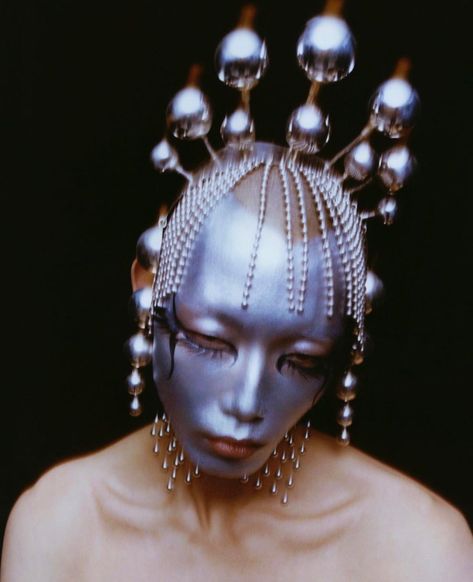 ✧ on Twitter: "carcy magazine… " Futuristic Costume, Alien Costume, Alien Queen, Jeepers Creepers, Futuristic Fashion, Creepers, Makeup Art, Halloween Makeup, Magazine Cover