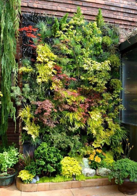 Vertical Garden Wall Outdoors, Moss Gardens, Vertical Garden Ideas, Fern Wall, Vertical Garden Plants, Fence Planters, Vertical Garden Indoor, Vertical Garden Design, Vertical Garden Wall