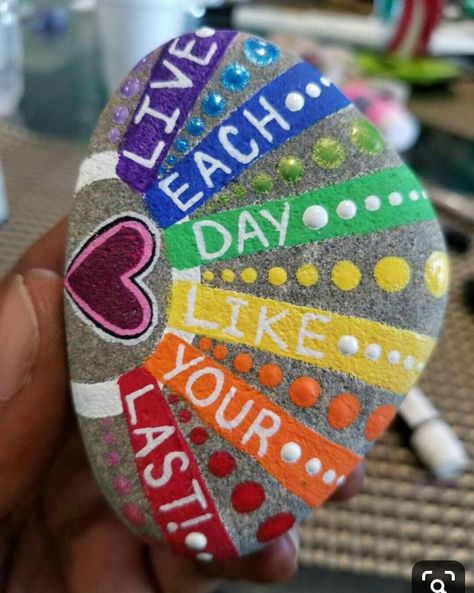 Diy Easy Painting, Painting Rocks Ideas, Inspirational Rocks, Rock Painting Ideas, Painted Rocks Craft, Painted Rocks Diy, Rock Painting Ideas Easy, Rock Painting Patterns, Painting Rocks