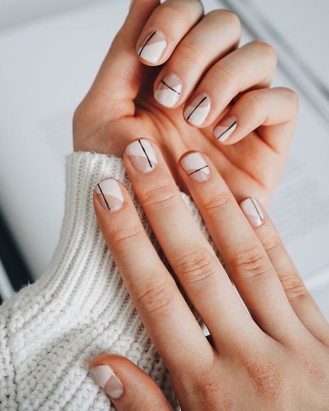 Modern Nails, Minimal Nails, Her Nails, Painted Nail Art, Minimalist Nails, Gel Manicure, Mani Pedi, Holiday Nails, How To Do Nails