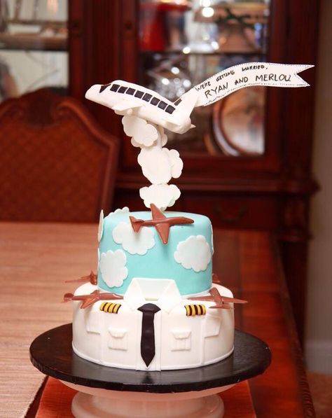 Groom's cake for a pilot Aviation Cake Ideas, Aviation Wedding Cake, Grooms Cake Ideas, Cake Ideas For Men, Airplane Birthday Cakes, Modern Birthday Cakes, Airplane Cake, 90th Birthday Cakes, Pilot Uniform