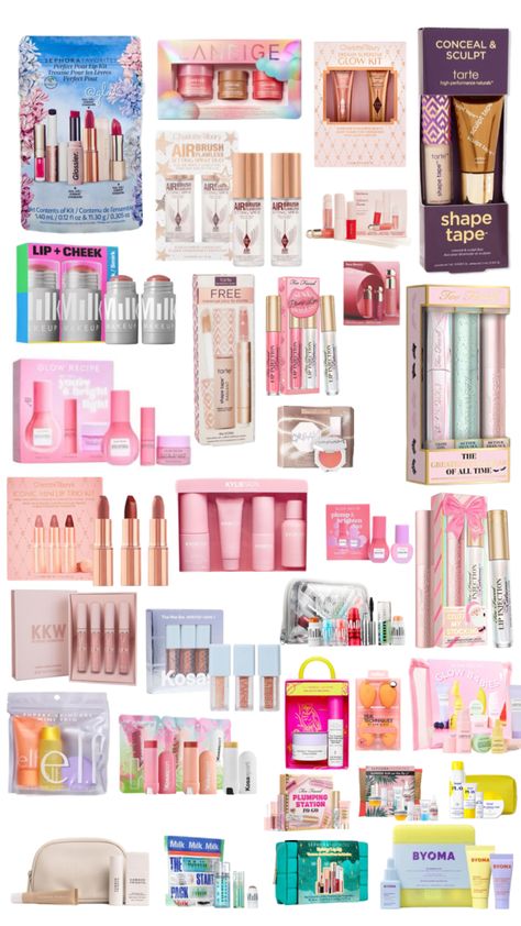 Christmas Makeup Gift Sets, Christmas Wishlist Ideas Makeup, Makeup Christmas List, Sephora Gift Sets, Makeup Christmas Gifts, Makeup Collection Goals, Preppy Makeup, Girly Christmas Gifts, Popular Skin Care Products