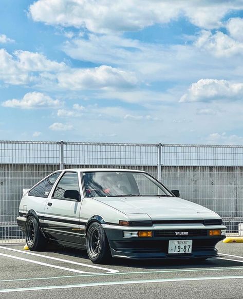 E86 Toyota, Aesthetic Drive, Toyota Trueno, Trueno Ae86, Ae 86, Initial D Car, Toyota Ae86, Best Jdm Cars, Drifting Cars