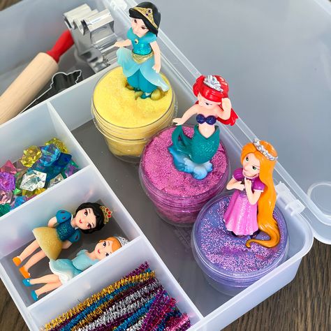 Play Dough Gift – Easily Assemble a Fun Princess Kit Princess Playdough Kit, Princess Sensory Bin, Play Doh Ideas, Play Dough Gift, Play Doh Kits, Play Dough Kits, Sensory Kits, Disneyland Ears, Playdough Activities