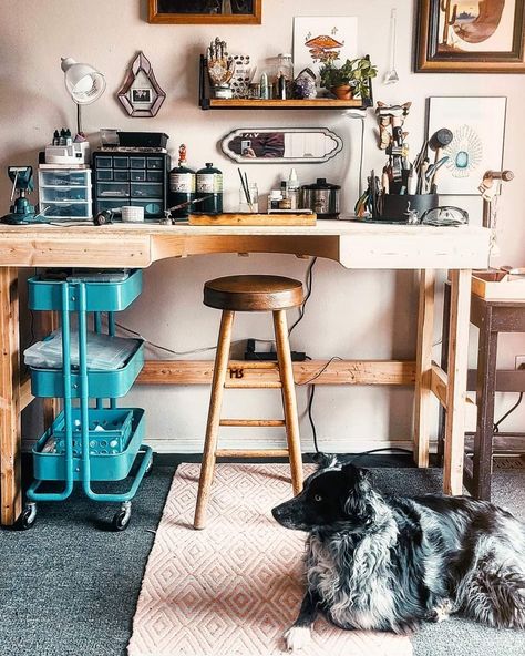 Jewelry Bench Workspaces, Jewellery Studio Workspaces, Jewelry Studio Workspaces, Workshop Studio Ideas, Jewelry Workspace, Metalsmith Studio, Jewelry Studio Space, Jewelry Studio Organization, Jewelry Bench