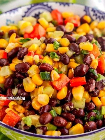 Black Bean and Corn Salad / Easy Black Bean Salad with Corn - Vege home cooking Easy Apple Salad, Black Bean Salad With Corn, Bean Salad With Corn, Healthy Chickpea Salad, Vegan Bean Salad, Black Bean And Corn Salad, Bean And Corn Salad, Salad With Corn, Black Bean And Corn