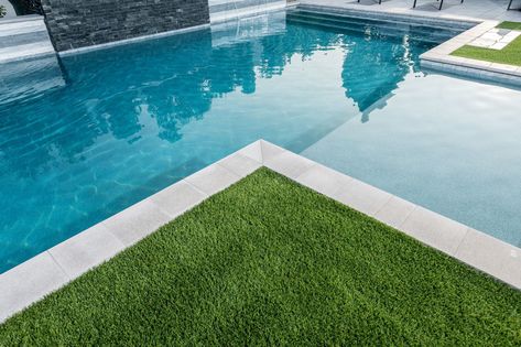 Turf Pool Deck, California Pools, Pool Cost, Swimming Pool Landscaping, Splash Pool, Building A Pool, New Deck, Pool Builders, Backyard Pool Designs