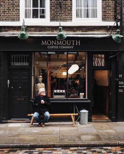 Monmouth Coffee Covent Garden London Coffee Shop, Monmouth Coffee, Milk Cafe, Small Coffee Shop, Coffee Roastery, Coffee Shop Aesthetic, Coffee Places, Coffee Shop Design, Shop Fronts