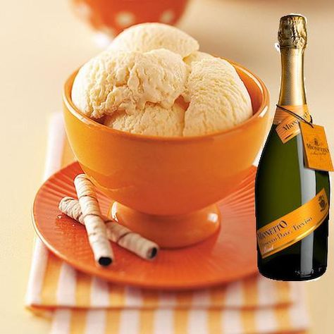 The Top 6 Best Wines To Exquisitely Complement Your Ice Cream, Gelato, – Slices Concession Italian Gelato Recipe, Peach Gelato, Weight Watcher Desserts, Gelato Recipe, Gelato Ice Cream, Ice Cream Freezer, Cold Treats, Low Carb Dessert, Ice Cream Popsicles