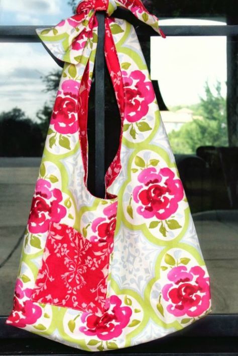 Shabby Chic Reversible Boho Sling Bag - Free Sewing Pattern and Tutorial from La*tee*da*kids Boho Sling Bag, Crochet Sling Bag, Trendy Sewing Patterns, Crochet Shell Stitch, Sewing Bags, Modern Bag, Trendy Sewing, Bamboo Bag, Free Sewing Pattern