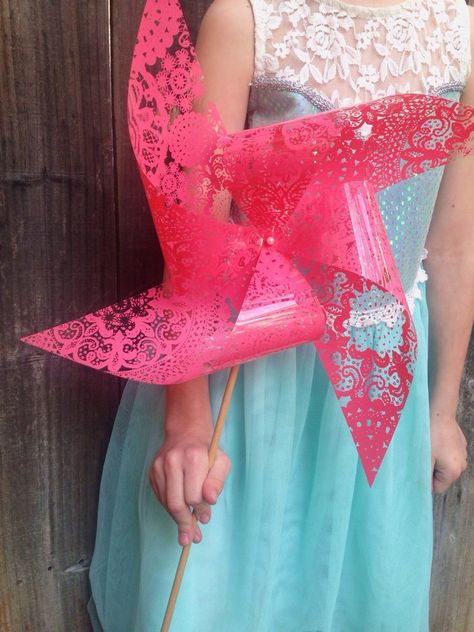 A Pretty Pinwheel Flower Girl Alternative, Flower Girl Ideas, Petal Toss, Flower Girl Petals, Wedding Elements, Amazon Kitchen Gadgets, Alternative Bride, Wedding Petals, Nontraditional Wedding