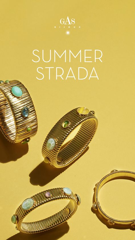 The iconic Strada bracelet gets its summer colors! Discover our latest variations of this bracelet handmade in our Marseille atelier. Unique Jewellery Designs, Bracelet Flatlay, Jewelry Flatlay, Jewelry Product Shots, Creative Jewelry Photography, Open Bangle, Unique Jewelry Designs, Jewelry Photography, Brass Ring