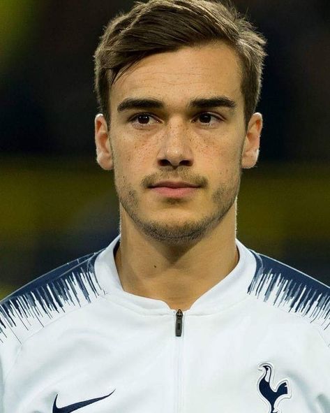 Harry Winks, Men Are From Mars, Tottenham Hotspur Fc, A Series Of Unfortunate Events, Tottenham Hotspur, Sport Man, Beauty Face, Football Players, Puma Jacket