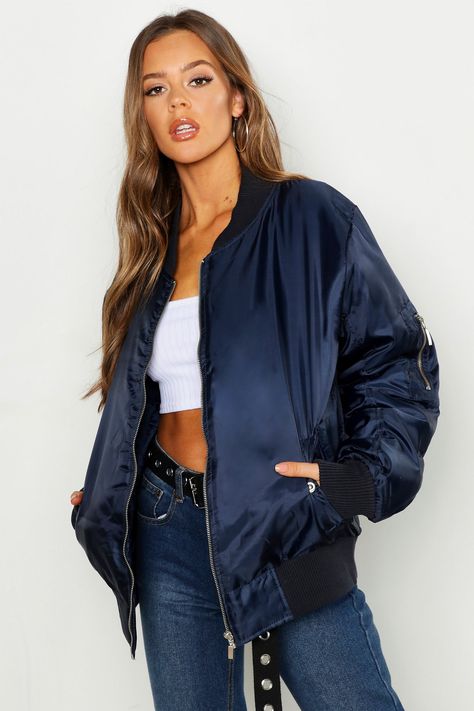 Oversized MA1 Bomber Jacket Long Shirt Women, Celebrities Leather Jacket, Outfit Oversize, Jacket Outfit Women, Custom Leather Jackets, Outfits Dressy, Leather Jacket Outfits, Jacket Outfit, Leather Jackets