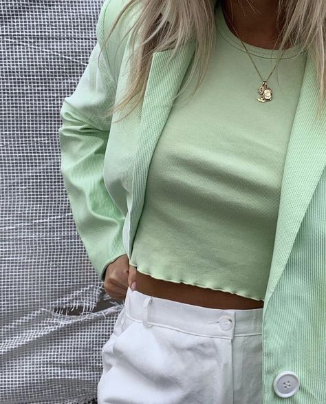 Green And White Outfit, Mint Green Outfits, Mode Pastel, Green Fits, Aesthetic Ideas, White Outfit, Green Outfit, Winter Trends, Mode Inspo