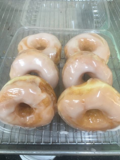 Yum Yum Doughnut, Glazed Donut Aesthetic, Glazed Donuts, Glazed Donut, Yummy Comfort Food, Donut Glaze, Food Is Fuel, Food Obsession, Interesting Food Recipes