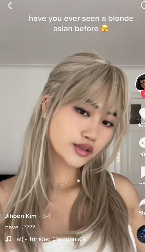 Korean Hair Blonde, Asian Ashy Blonde, Ashy Hair With Highlights, Blond Hair Asian, Asian Ash Blonde Hair, Ash Blonde Hair Asian, Ash Blonde Asian Hair, Blonde On Asian Hair, Blonde Hair On Asian