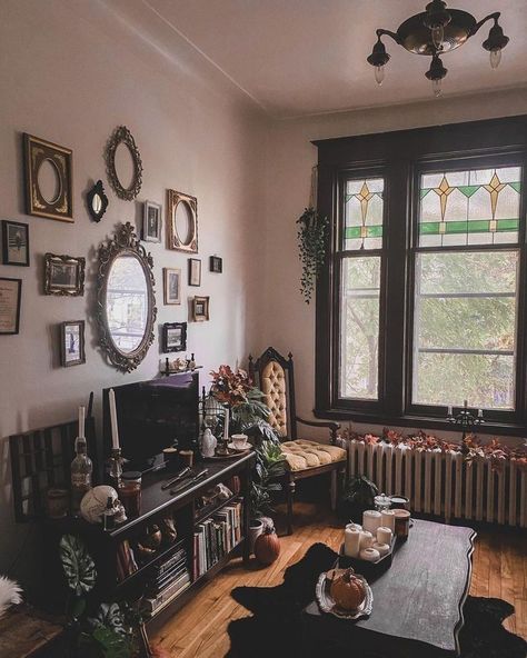 Dark Victorian Living Room Goth, Gothic Bedroom Wall Shelves, Gothic Minimalist Living Room, Gothic Style Home Decor, Living Room Decor Gothic, Gothic Nautical Bathroom, Goth Princess Aesthetic Room, Dark Academia Home Inspiration, Goth Decor White Walls