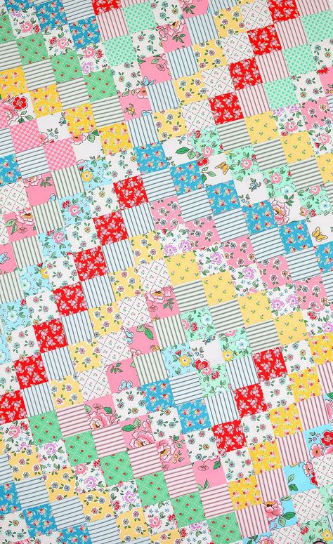 Around The World Quilt Pattern, Scrappy Trip Around The World, Trip Around The World Quilt, Around The World Quilt, Granny Square Quilt, Postage Stamp Quilt, Quilting Blogs, Picnic Quilt, Flower Quilts