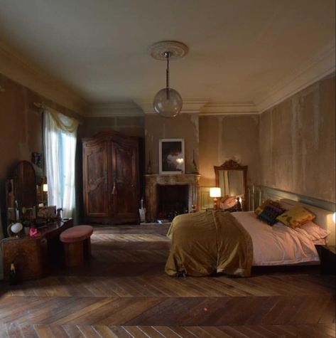 Villanelle Apartment, Paris Apartment Bedroom, Parisian Bedroom, Herringbone Wood Floor, Herringbone Wood, Killing Eve, Parisian Apartment, Paris Apartments, Blue Rooms