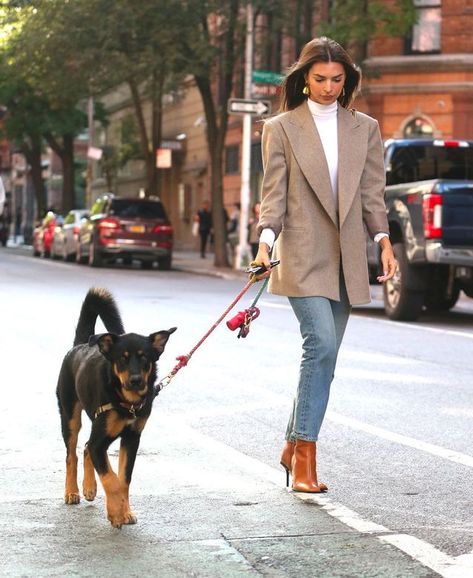 London Moodboard, Bday Vibes, Emily Ratajkowski Outfits, Emily Ratajkowski Style, Blazer Outfits Casual, Look Formal, Blazer Outfit, Emily Ratajkowski, Looks Chic